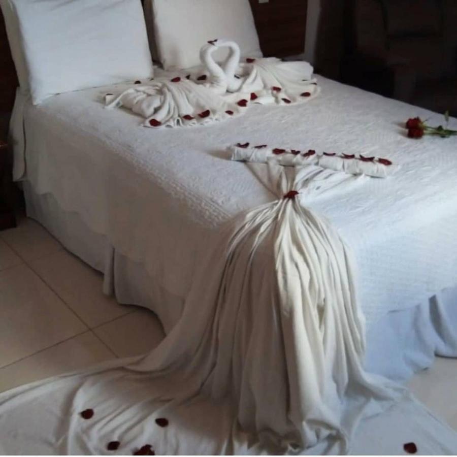 Jacaranda Palace Hotel Тейшейра-ди-Фрейтас Экстерьер фото